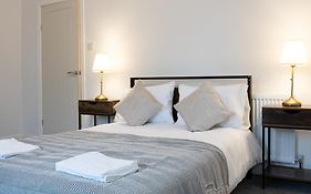 Modern 3Br Home Sleeps 7 Fast Wifi Perfect For Long Stays